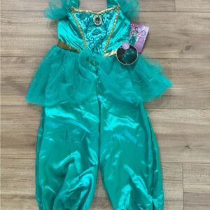 Nwt jasmine Halloween costume
